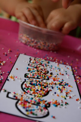 The Ready2Read program is a hands-on, interactive and engaging activities that make learning phonics, sight words and word families fun for Pre-K, Kindergarten, and 1st Graders!