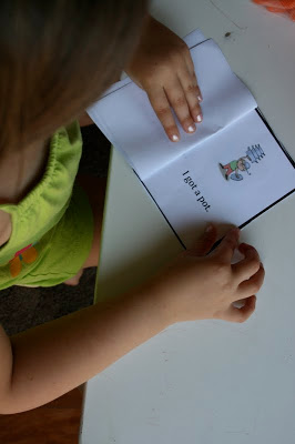 The Ready2Read program is a hands-on, interactive and engaging activities that make learning phonics, sight words and word families fun for Pre-K, Kindergarten, and 1st Graders!