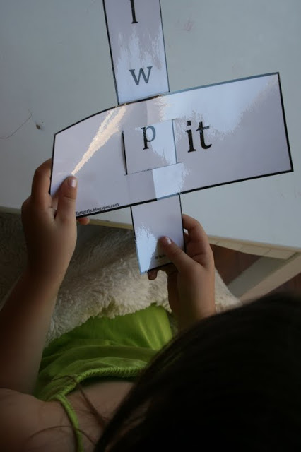 The Ready2Read program is a hands-on, interactive and engaging activities that make learning phonics, sight words and word families fun for Pre-K, Kindergarten, and 1st Graders!