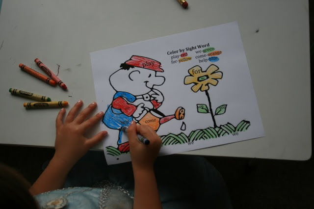 The Ready2Read program is a hands-on, interactive and engaging activities that make learning phonics, sight words and word families fun for Pre-K, Kindergarten, and 1st Graders!