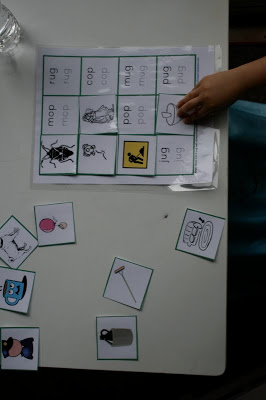 The Ready2Read program is a hands-on, interactive and engaging activities that make learning phonics, sight words and word families fun for Pre-K, Kindergarten, and 1st Graders!