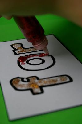 The Ready2Read program is a hands-on, interactive and engaging activities that make learning phonics, sight words and word families fun for Pre-K, Kindergarten, and 1st Graders!