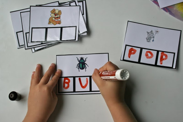 The Ready2Read program is a hands-on, interactive and engaging activities that make learning phonics, sight words and word families fun for Pre-K, Kindergarten, and 1st Graders!