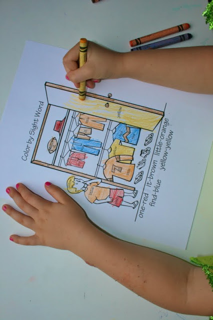 The Ready2Read program is a hands-on, interactive and engaging activities that make learning phonics, sight words and word families fun for Pre-K, Kindergarten, and 1st Graders!