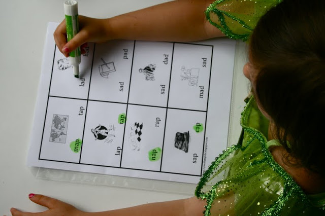 The Ready2Read program is a hands-on, interactive and engaging activities that make learning phonics, sight words and word families fun for Pre-K, Kindergarten, and 1st Graders!