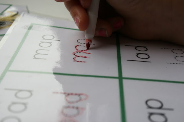 The Ready2Read program is a hands-on, interactive and engaging activities that make learning phonics, sight words and word families fun for Pre-K, Kindergarten, and 1st Graders!