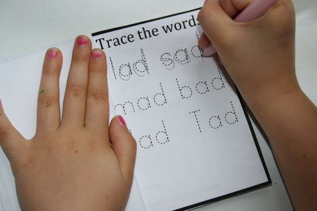 The Ready2Read program is a hands-on, interactive and engaging activities that make learning phonics, sight words and word families fun for Pre-K, Kindergarten, and 1st Graders!