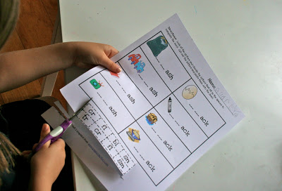 Ready2Read Level 2 in action! The Ready2Read program is a hands-on, interactive and engaging activities that make learning phonics, sight words and word families fun for Pre-K, Kindergarten, and 1st Grade!