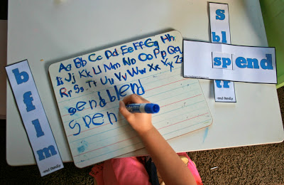The Ready2Read program is a hands-on, interactive and engaging activities that make learning phonics, sight words and word families fun for Pre-K, Kindergarten, and 1st Grade!