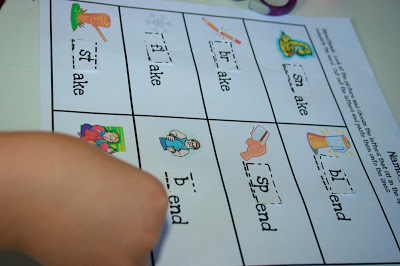 The Ready2Read program is a hands-on, interactive and engaging activities that make learning phonics, sight words and word families fun for Pre-K, Kindergarten, and 1st Grade!