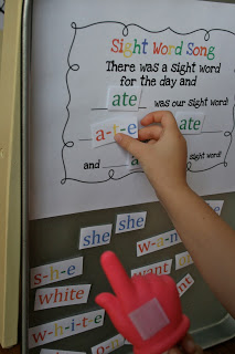 The Ready2Read program is a hands-on, interactive and engaging activities that make learning phonics, sight words and word families fun for Pre-K, Kindergarten, and 1st Grade!