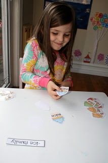 The Ready2Read program is a hands-on, interactive and engaging activities that make learning phonics, sight words and word families fun for Pre-K, Kindergarten, and 1st Grade!