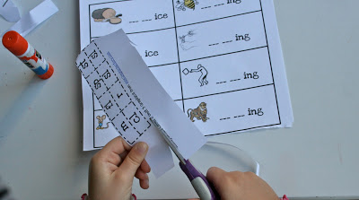The Ready2Read program is a hands-on, interactive and engaging activities that make learning phonics, sight words and word families fun for Pre-K, Kindergarten, and 1st Grade!
