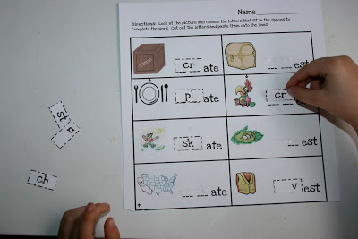 The Ready2Read program is a hands-on, interactive and engaging activities that make learning phonics, sight words and word families fun for Pre-K, Kindergarten, and 1st Grade!