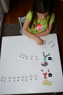 The Ready2Read program is a hands-on, interactive and engaging activities that make learning phonics, sight words and word families fun for Pre-K, Kindergarten, and 1st Grade!