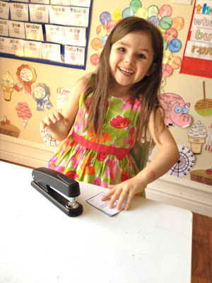 Ready2Read Level 2 Unit 10 in action! The Ready2Read program is a hands-on, interactive and engaging activities that make learning phonics, sight words and word families fun for Pre-K, Kindergarten, and 1st Grade!