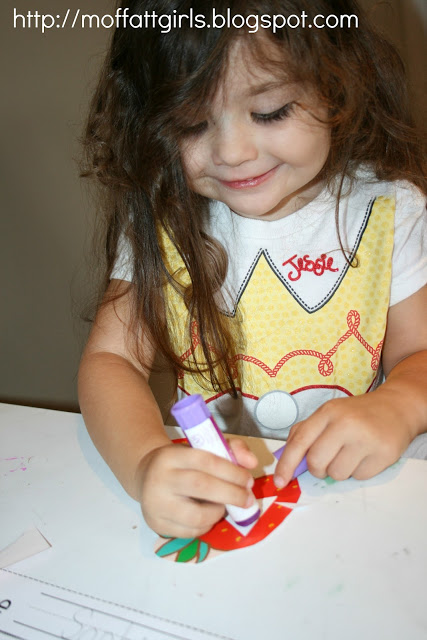 Fine Motor Skills Toddler Tasks Week 9!