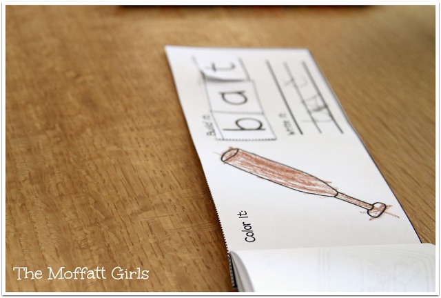 CVC Booklets are a FUN and interactive way to help students build, read and write simple CVC words for Preschool and Kindergarten!