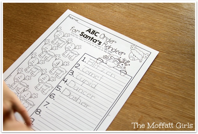 There are 3 interactive grammar foldables in the Christmas NO PREP packet for 1st Grade and they are a HUGE hit and such a great learning tool!
