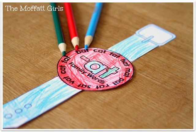 CVC Word Family Watches are a FUN and effective way to introduce, practice and reinforce simple CVC word families for Preschool, Kindergarten and 1st Grade!