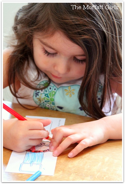 CVC Word Family Watches are a FUN and effective way to introduce, practice and reinforce simple CVC word families for Preschool, Kindergarten and 1st Grade!