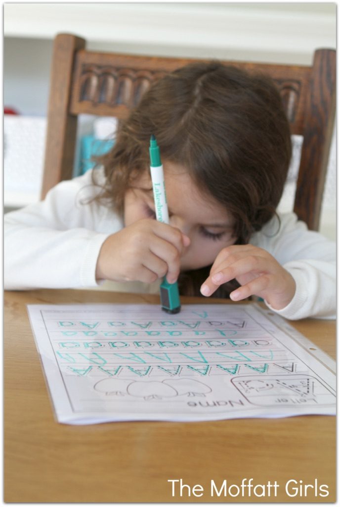 This FREE A-Z Handwriting NO PREP Packet is the perfect activity that allows a fun and effective practice!