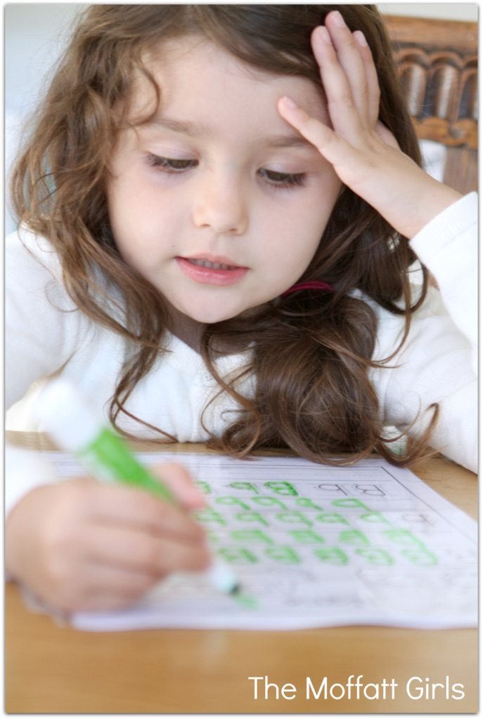 This FREE A-Z Handwriting NO PREP Packet is the perfect activity that allows a fun and effective practice!