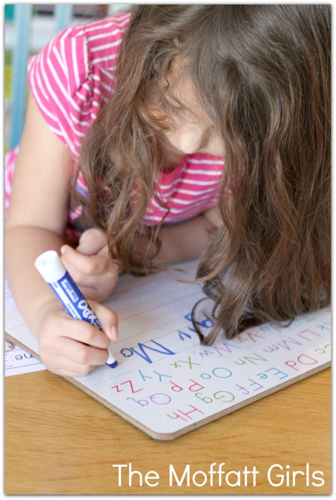 February Journal Prompts for Beginning Writers! These February NO PREP 20 journal prompts include I Can statements to build writing skills and a picture dictionary to spark the imagination. Perfect for beginning writers.