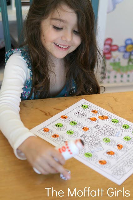 November NO PREP Packet (1st Grade) in action! Teach addition, subtraction, sight words, phonics, grammar, handwriting and so much more with the November NO PREP Packet for First Grade!