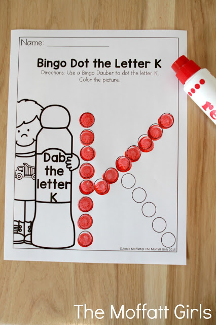 November NO PREP Packet (Preschool) in action! Teach number concepts, colors, shapes, letters, phonics and so much more with the November NO PREP Packet for Preschool!
