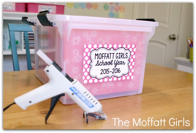 Clear the Paper Clutter with a SIMPLE filing system! Piles of paperwork drive me CRAZY! This is a great way to get organized and keep it that way.