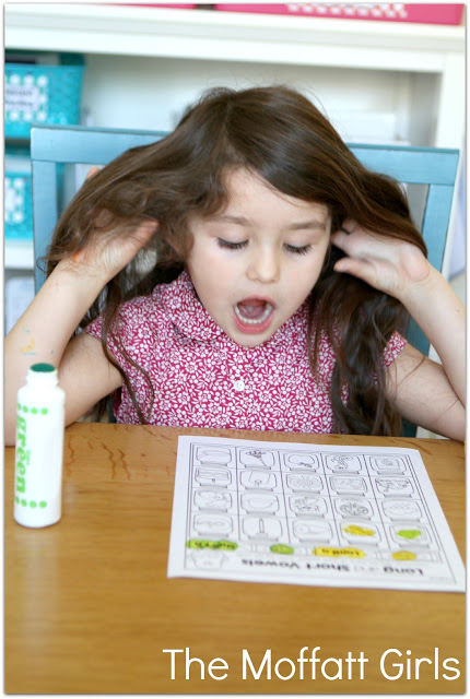 Teach basic addition, subtraction, sight words, phonics, letters, handwriting and so much more with the April NO PREP Packet for Kindergarten!