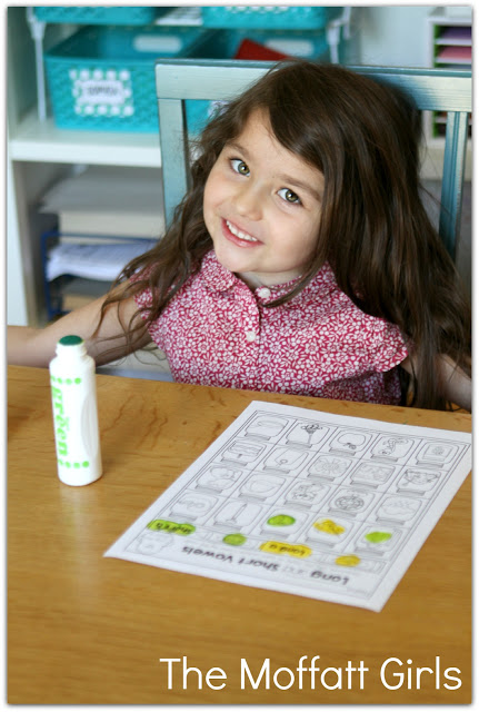 Teach basic addition, subtraction, sight words, phonics, letters, handwriting and so much more with the April NO PREP Packet for Kindergarten!