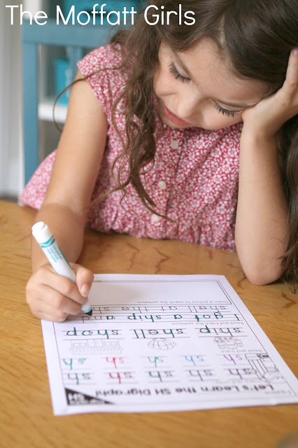 Digraphs can be tricky for struggling readers, and it's important for readers to learn how to identify digraphs early on. These activities cover both beginning and ending digraphs!