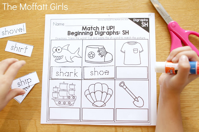 Digraphs can be tricky for struggling readers, and it's important for readers to learn how to identify digraphs early on. These activities cover both beginning and ending digraphs!