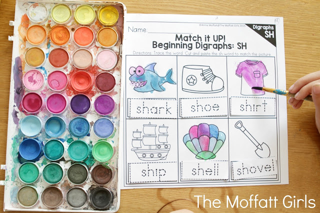 Digraphs can be tricky for struggling readers, and it's important for readers to learn how to identify digraphs early on. These activities cover both beginning and ending digraphs!