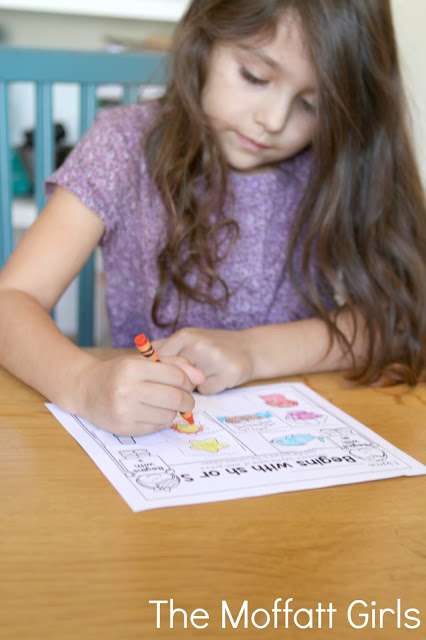 Digraphs can be tricky for struggling readers, and it's important for readers to learn how to identify digraphs early on. These activities cover both beginning and ending digraphs!