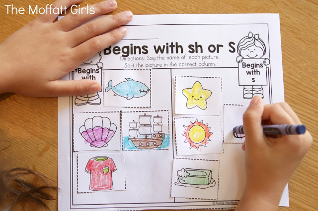 Digraphs can be tricky for struggling readers, and it's important for readers to learn how to identify digraphs early on. These activities cover both beginning and ending digraphs!