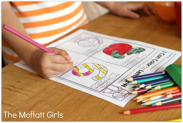 Back to School NO PREP Math and Literacy (Kindergarten) in action! Teach basic addition, subtraction, sight words, phonics, letters, handwriting and so much more with the August and September NO PREP Packet for Kindergarten!