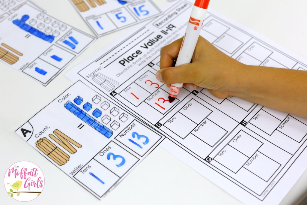 Fun place value math center to teach tens and ones! Teach base ten math with these hands-on math centers for Kindergarten!